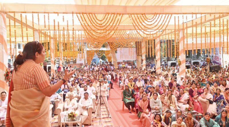 उत्तराखंड चहुमुखी विकास की ओर बढ़ रहा है : ऋतु खण्डूडी भूषण