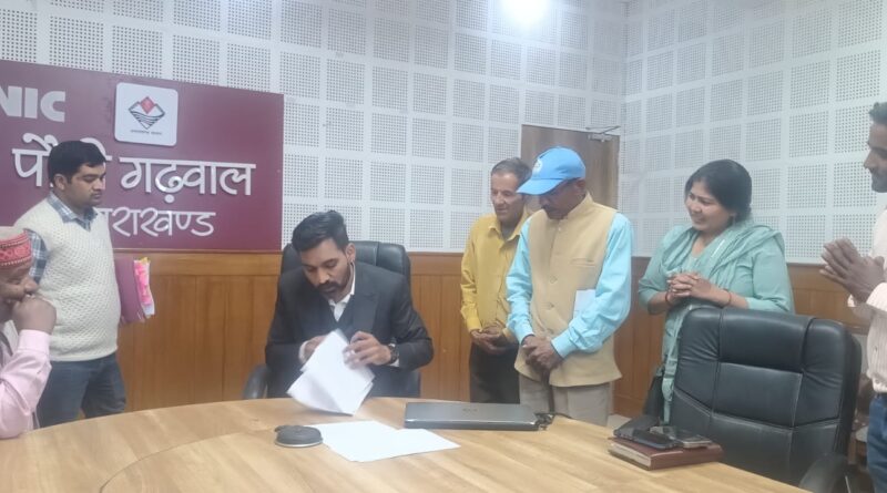 क्षेत्रवासियों के विरोध के बाद जिलाधिकारी ने व्यासघाट में ठेका न खोले जाने के निर्देश दिए