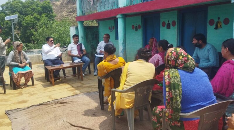 बुडोली गांव में हुई चौपाल, अधिकारियों ने सुनी ग्रामीणों की समस्याएं