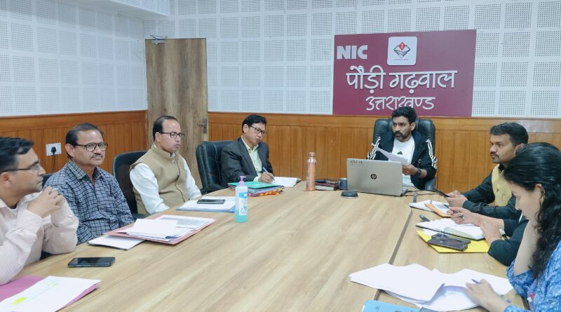 कंट्रोल रूम में दर्ज पेयजल शिकायतों तत्काल निस्तारण करेंः डीएम