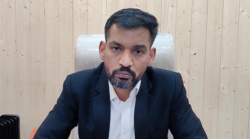 जन समस्याओं के त्वरित समाधान और गांव-गांव रात्रि चौपाल से प्रशासन को बनाया जनोन्मुखी