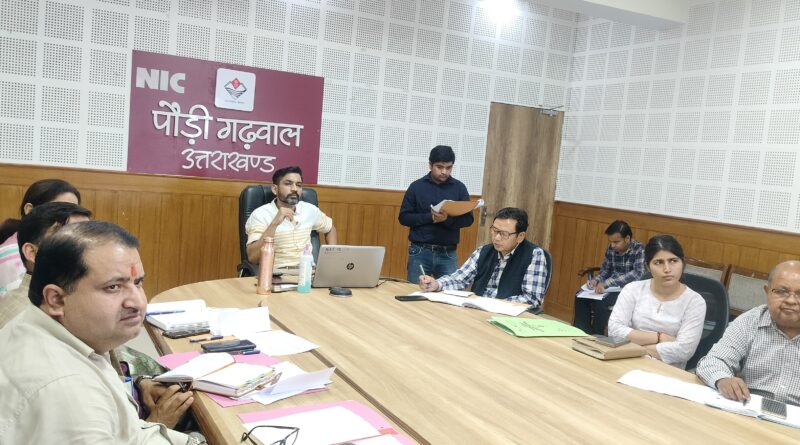 अवैध खनन, बिजली चोरी, कच्ची शराब व घटिया खाद्य सामग्री पर कार्रवाई के निर्देश