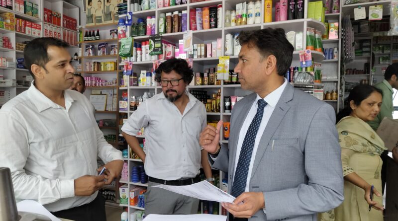 मेडिकल स्टोरों का औचक निरीक्षण, एक स्टोर सील