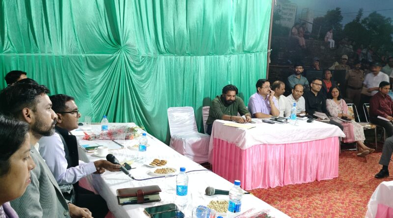 सचिव पंचायतीराज ने बाड़ियूं में लगाई रात्रि चौपाल सुनीं ग्रामीणों की समस्याएं