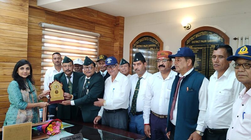 पूर्व सैनिक संगठन ने नवनियुक्त जिलाधिकारी का किया स्वागत