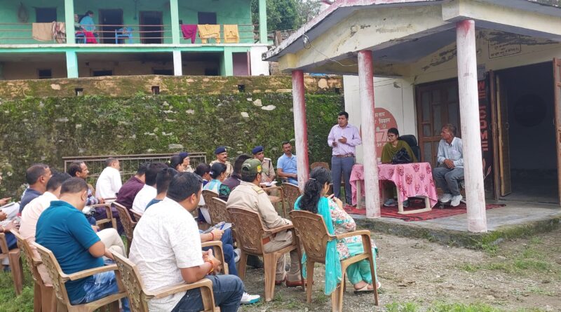 इसोटी गांव में सरकार जनता के द्वार कार्यक्रम के तहत चौपाल आयोजित
