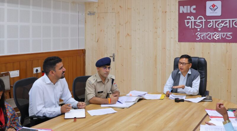 डीएम ने नीलकंठ यात्रा मार्ग पर व्यवस्थाओं का लिया जायज़ा