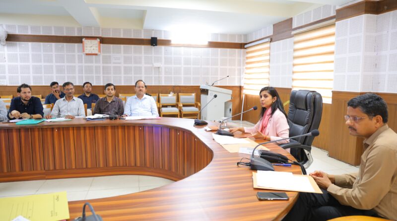 चाक-चौबंद होगी मतदान की व्यवस्था, जिला निर्वाचन अधिकारी ने दिए निर्देश