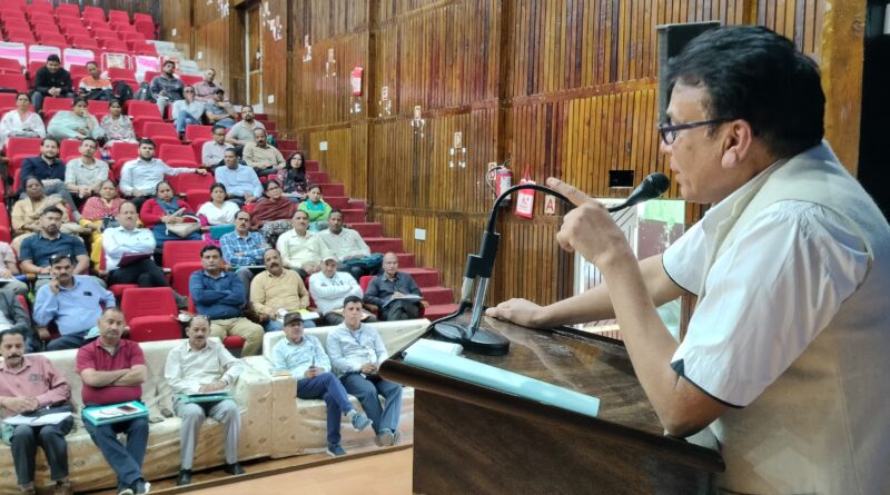 आरओ-एआरओ को मतपत्र से लेकर मतपेटी तक का हर चरण का दिया प्रशिक्षण