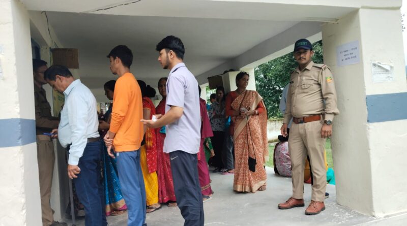 अपराह्न 12:00 बजे तक 79,309 मतदाताओं ने किया अपने मताधिकार का प्रयोग