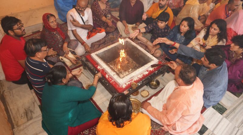 धराली आपदा पीड़ितों के लिए परमार्थ निकेतन में विशेष यज्ञ भेजी राहत सामग्री