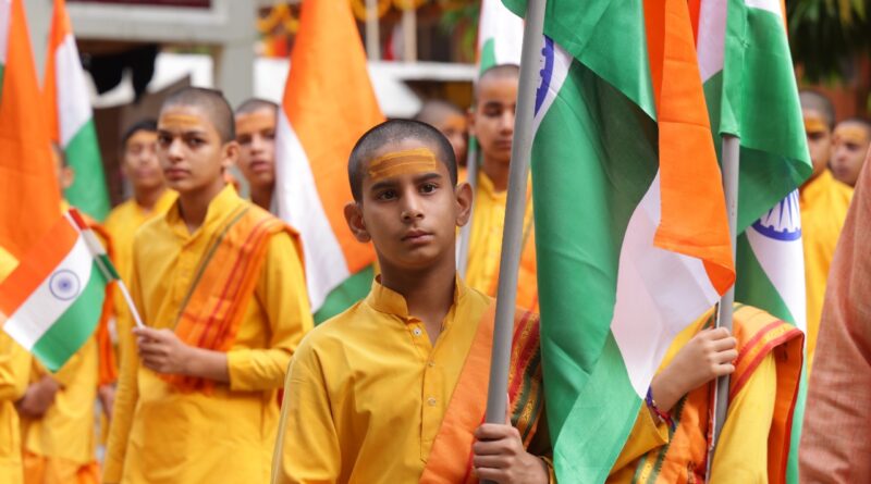 79वें स्वतंत्रता दिवस की हार्दिक शुभकामनाएं। परमार्थ निकेतन में भारत का गौरव तिरंगा फहराया