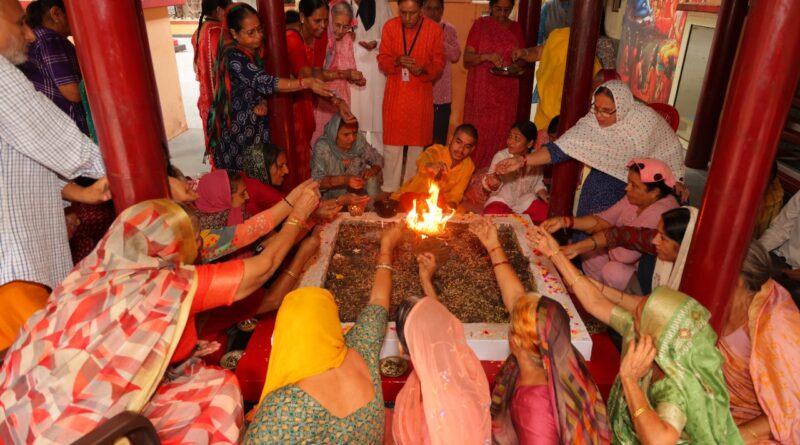 यज्ञ, जीवन का सर्वोच्च दर्शन: स्वामी चिदानन्द सरस्वती