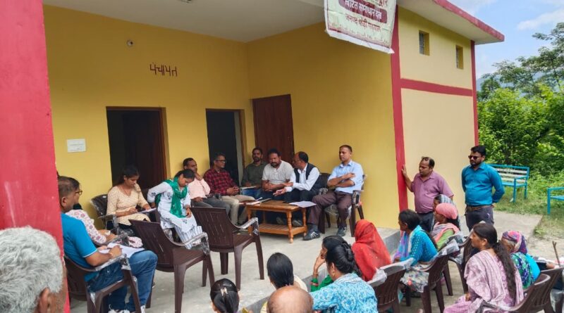 सरकार जनता के द्वार: अब योजनाओं का लाभ सीधे गांव में