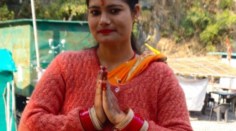 मानदेय दान कर बनाई अलग पहचान, अब प्रधान संगठन अध्यक्ष पद की दौड़ में प्रतिभा बिष्ट