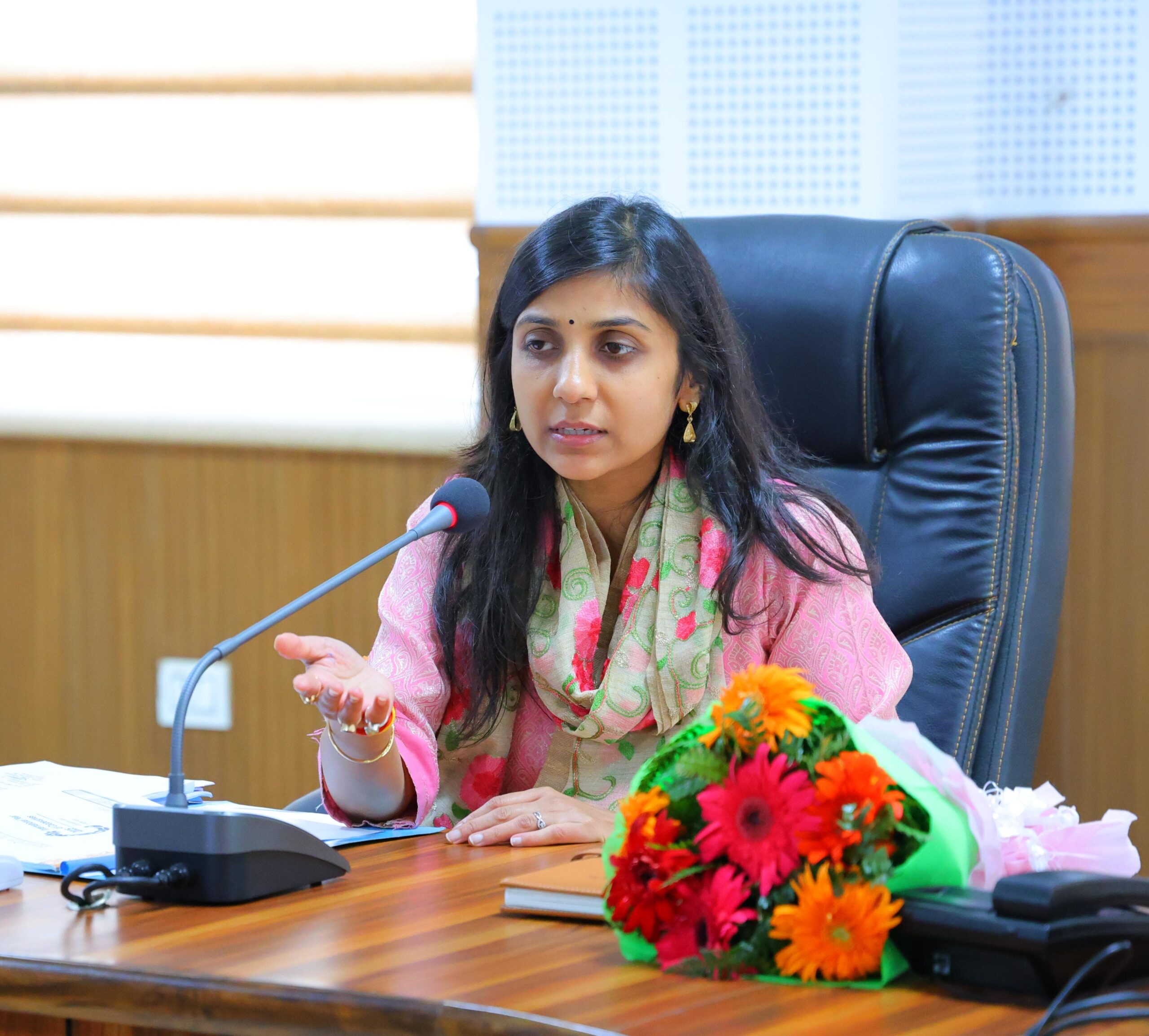 जिलाधिकारी के निर्देश पर कंडोलिया मैदान में समतलीकरण कार्य प्रारंभ