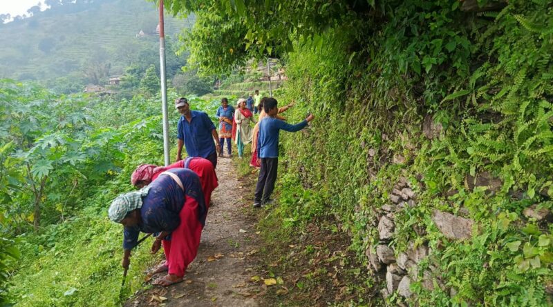 स्वच्छता ही सेवा पखवाड़ा : द्वारीखाल ब्लॉक केे गांवो में चला सफाई अभियान