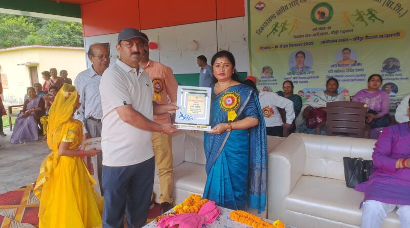 द्वारीखाल में शरद कालीन ब्लॉक स्तरीय क्रीड़ा प्रतियोगिता का शुभारंभ