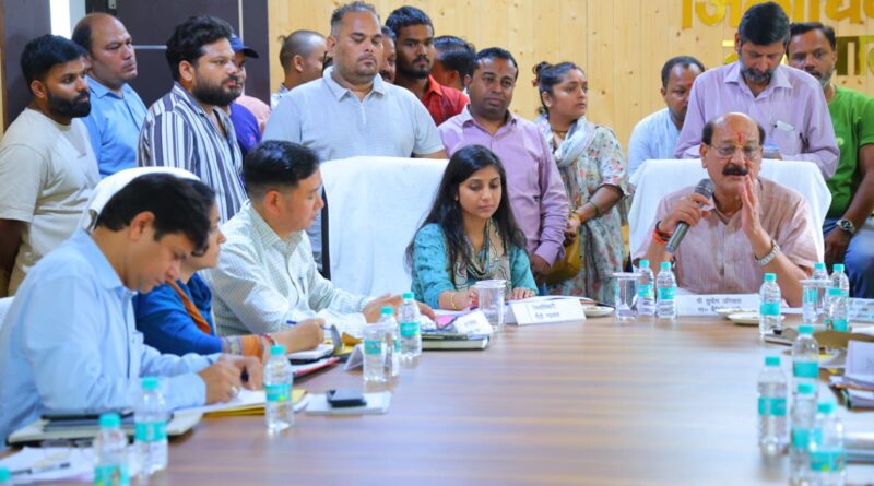 आपदा प्रबंधन को लेकर मंत्री सुबोध उनियाल की समीक्षा बैठक, प्रभावित क्षेत्रों में राहत कार्य तेज करने के निर्देश