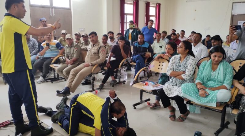 नैनीडांडा में दो दिवसीय आपदा जोखिम न्यूनीकरण एवं प्रशिक्षण कार्यक्रम संपन्न