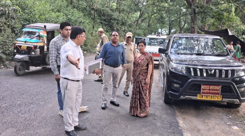 कोटद्वार क्षेत्र में सड़कों का निरीक्षण, निर्धारित समय सीमा में पैचवर्क पूरा करने के निर्देश