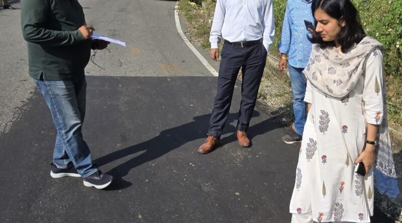जनपद की सड़कों का उपजिलाधिकारियों ने किया निरीक्षण, गड्ढामुक्त करने के दिए निर्देश