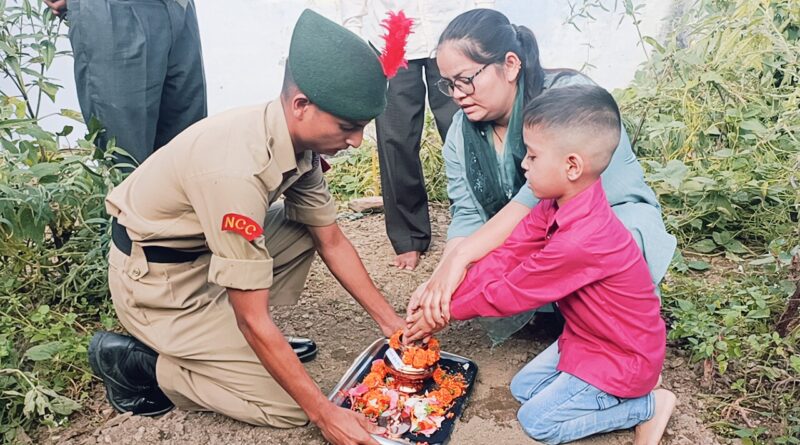 शहीद सम्मान यात्रा के तहत पाबौ ब्लॉक के तीन गांवों से मिट्टी संग्रहित