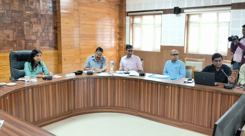 पल्स पोलियो अभियान की तैयारियों को लेकर जिलाधिकारी ने की समीक्षा बैठक