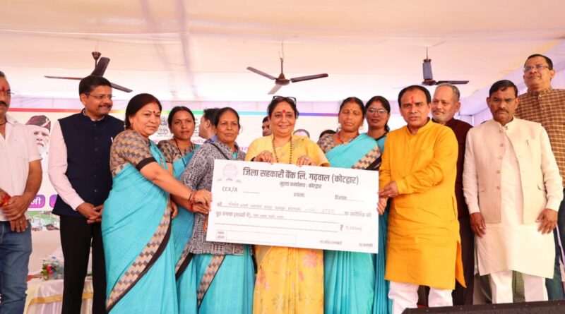 अंतर्राष्ट्रीय सहकारिता वर्ष 2025 के उपलक्ष्य में श्रीनगर में जनपद स्तरीय सहकारिता मेले का शुभारंभ