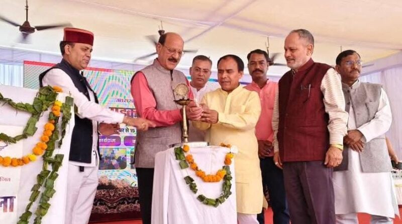 सहकारिता मेले में किसानों को मिला ब्याजमुक्त ऋण