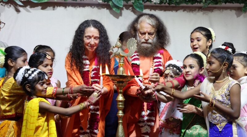 पूज्य महामंडलेश्वर स्वामी असंगानन्द जी महाराज के 91वें अवतरण दिवस पर परमार्थ निकेतन में भक्ति, सेवा और समर्पण का दिव्य उत्सव
