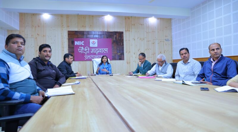 आधार केंद्रों की कार्य प्रणाली पर डीएम ने जताई गम्भीरता, रजिस्टार एजेंसियों को दिए स्पष्ट निर्देश