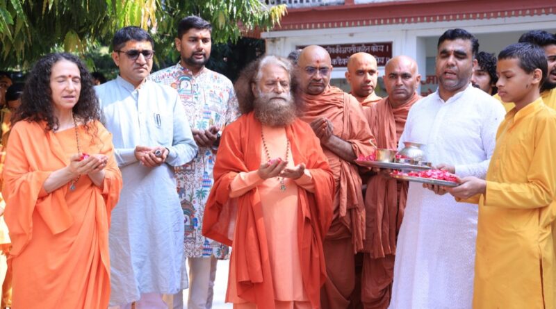 गोवर्धन पूजा और अन्नकूट महोत्सव परमार्थ निकेतन में हर्षोल्लास के साथ संपन्न