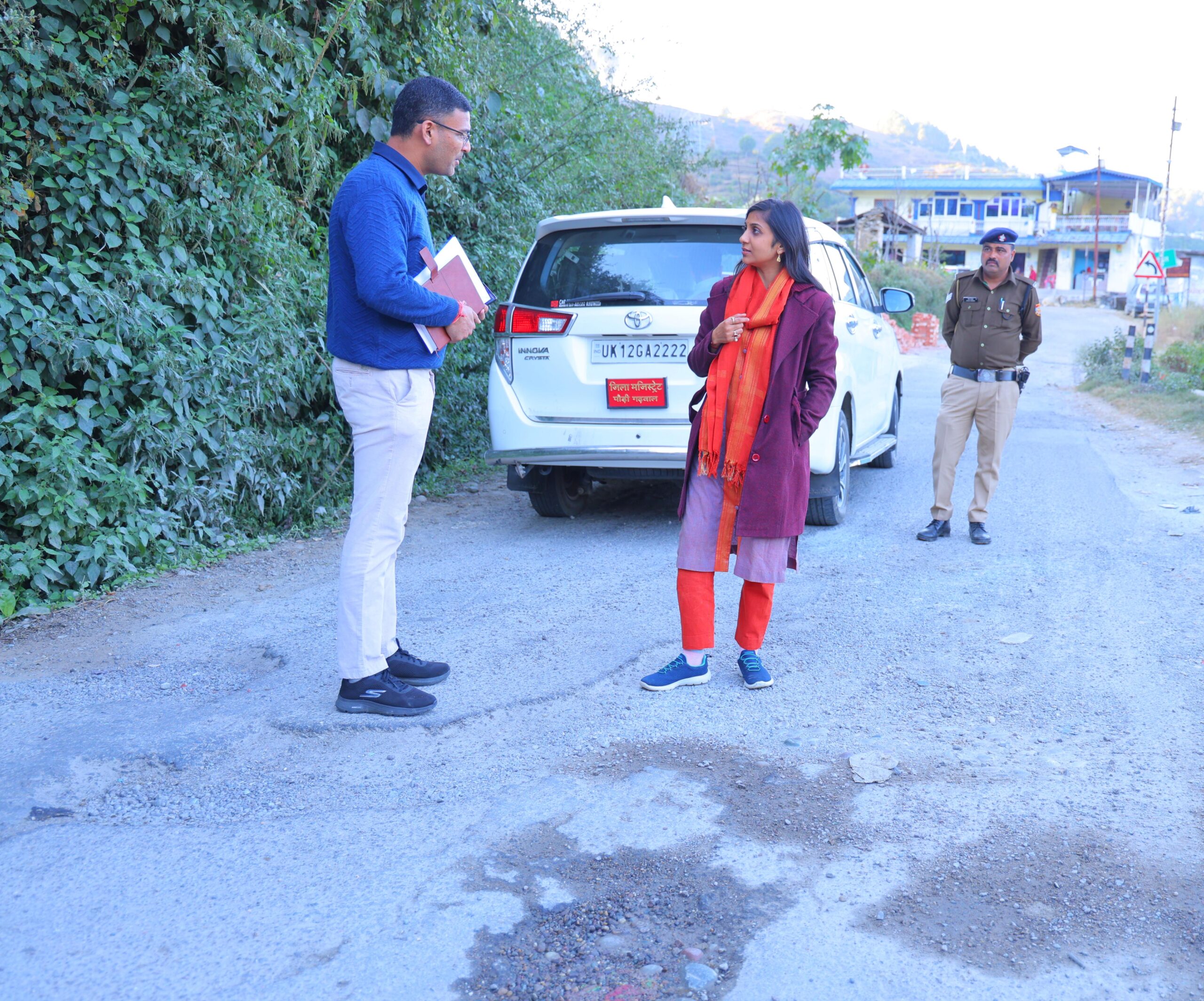 जिलाधिकारी ने सतपुली–श्रीनगर राष्ट्रीय राजमार्ग का किया औचक निरीक्षण