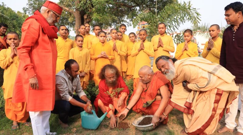 स्वामी चिदानन्द सरस्वती ने किया परमार्थ संगम घाट का निरीक्षण, आगामी कुंभ आयोजनों पर हुई व्यापक चर्चा