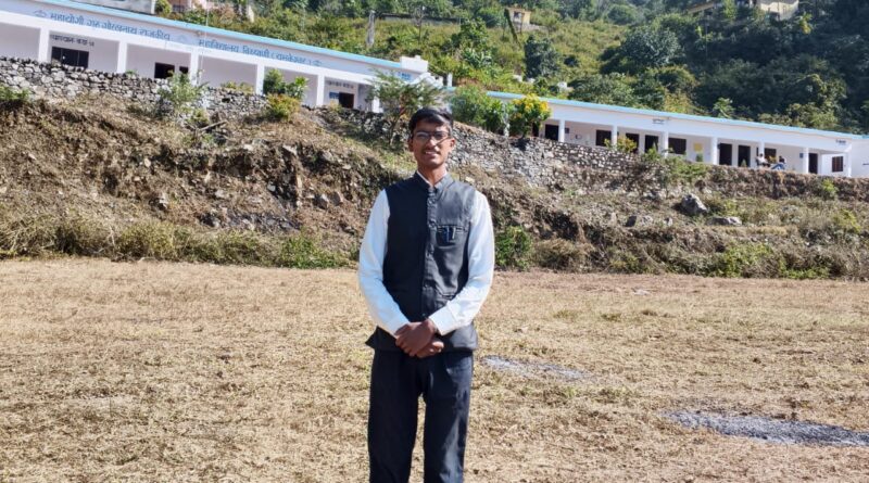 यमकेश्वर कॉलेज में स्वच्छता की मिसाल — छात्र संघ अध्यक्ष आयुष बडोला की पहल