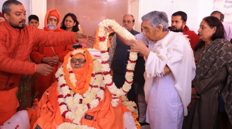 दैवी युग का अवसान: महामण्डलेश्वर स्वामी असंगानन्द सरस्वती जी महाराज का देवलोक गमन