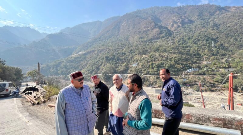 निर्माणाधीन सतपुली झील निरीक्षण के दौरान, ट्रैफिक बायपास पर विचार की बात बोले सतपाल महाराज