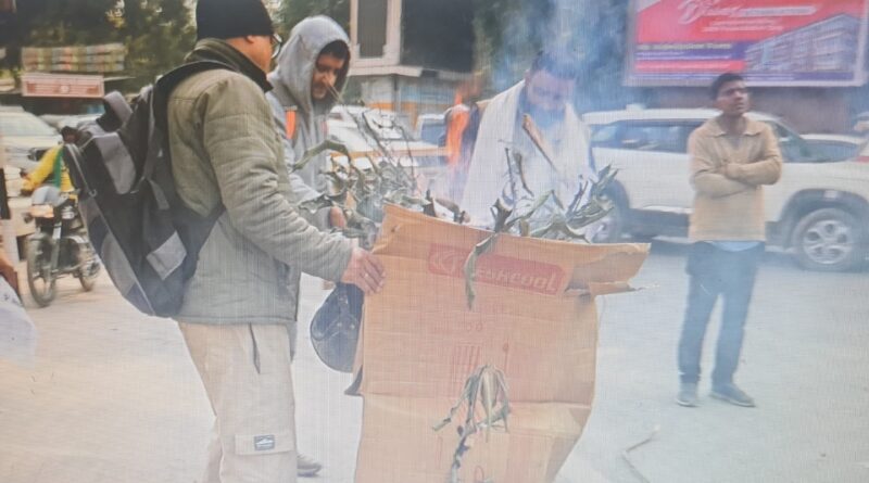 पहाड़ स्वाभिमान सेना ने फूंका भाजपा सरकार का पुतला।  अंकिता भंडारी हत्याकांड में वीआईपी के नाम पर सीबीआई जांच की मांग । 