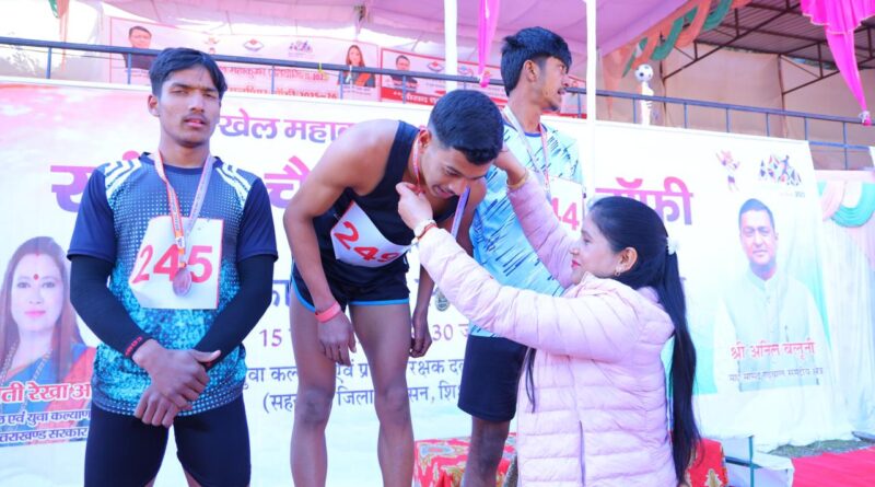 खेल महाकुंभ-2025: सांसद चैम्पियनशिप ट्रॉफी का रांसी स्टेडियम में भव्य शुभारंभ