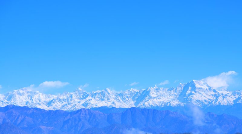 बारिश के बाद पौड़ी से दिखा हिमालय का अलौकिक सौंदर्य, निखरी प्रकृति की अद्भुत छटा