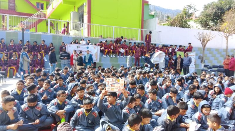 देवभूमि पब्लिक स्कूल नकोट में बाल संरक्षण एवं साइबर सुरक्षा पर जनजागरूकता कार्यक्रम आयोजित
