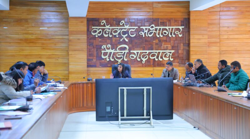 जिला योजना कार्यों में लापरवाही पर सख्त जिलाधिकारी, 15 फरवरी तक प्रगति नहीं तो वेतन रोका जाएगा