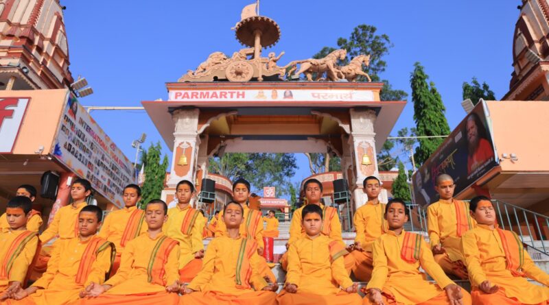 माँ यशोदा जयंती पर परमार्थ निकेतन में गंगा आरती, स्वामी चिदानन्द सरस्वती ने दिया मातृत्व और संस्कारों का संदेश
