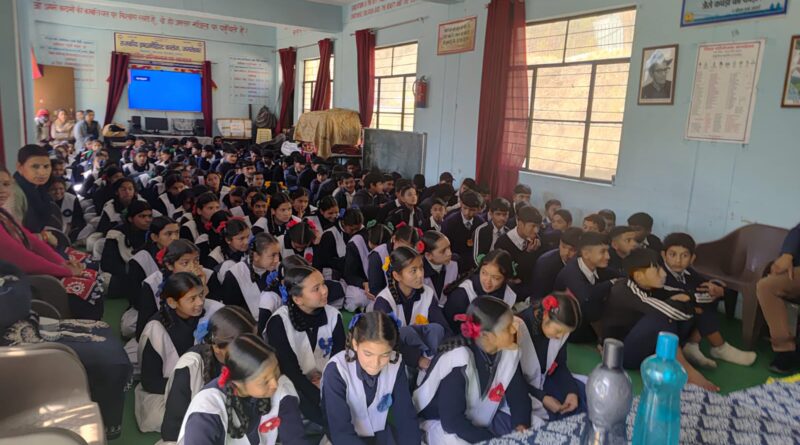 बेटियों के उज्ज्वल भविष्य की दिशा में पहल, करियर काउंसलिंग से मिला मार्गदर्शन