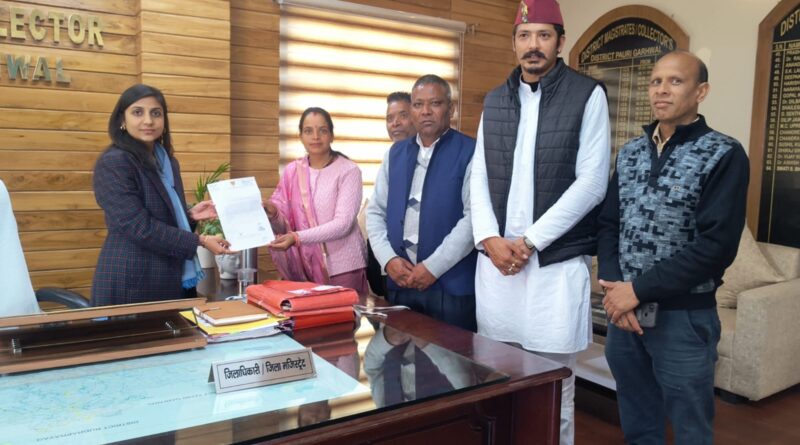 जनता दरबार में डीएम स्वाति एस. भदौरिया ने सुनीं जनसमस्याएं, समयबद्ध समाधान के दिए निर्देश