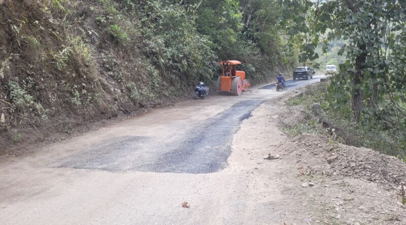 ऋषिकेश-नीलकंठ गैण्डखाल मोटरमार्ग बदहाल, बरसात से पहले लीपापोती पर उठे सवाल