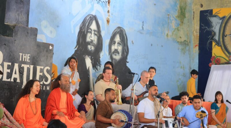 अंतरराष्ट्रीय योग महोत्सव का तीसरा दिन: महर्षि महेश योगी आश्रम में ध्यान, संगीत और प्रार्थना से गूंजा आध्यात्मिक वातावरण