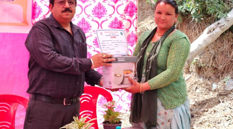 रछुली में पशु प्रदर्शनी: नीलम देवी की गाय बनी चैंपियन, विजेताओं को मिले पुरस्कार