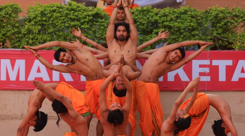 परमार्थ निकेतन में अंतर्राष्ट्रीय योग महोत्सव का छठा दिन, गंगा तट पर योग-ध्यान से गुंजायमान हुआ वातावरण